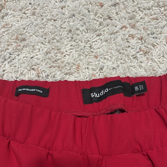 Pull-On Relaxed Taper Studio by Torrid High-Rise Pant HOC Winter’s Carmine - Picture 4 of 8